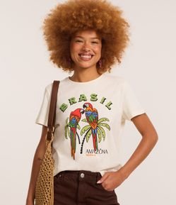 Camiseta T-Shirt em Algodão com Estampa de Araras e Lettering Brasil Amazônia