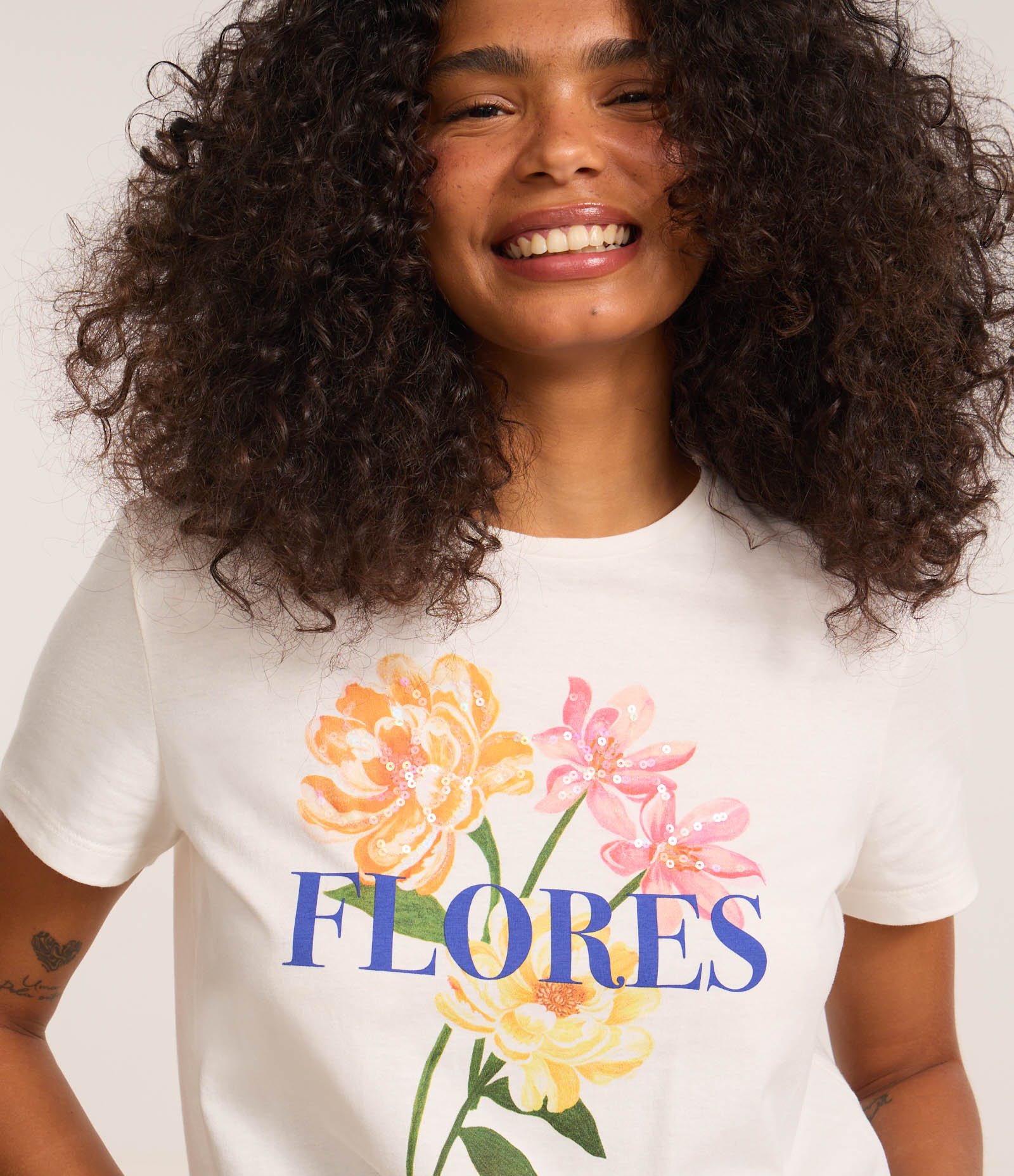 Camiseta T-Shirt em Algodão com Estampa Floral e Lettering Flores da Natureza Branco 1