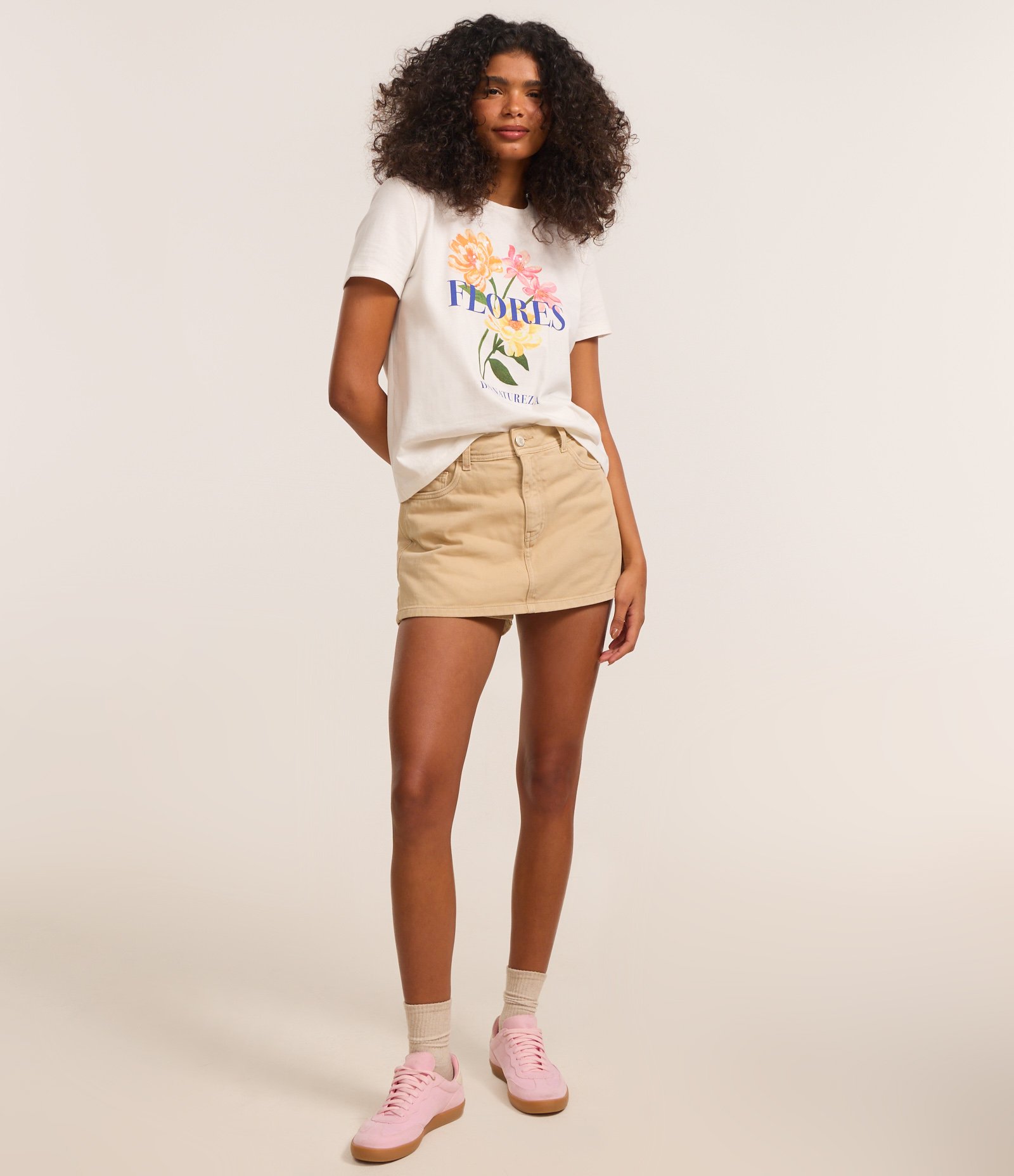 Camiseta T-Shirt em Algodão com Estampa Floral e Lettering Flores da Natureza Branco 2