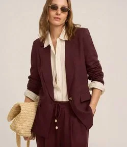 Blazer em Viscolinho com Lapelas e Botão Único