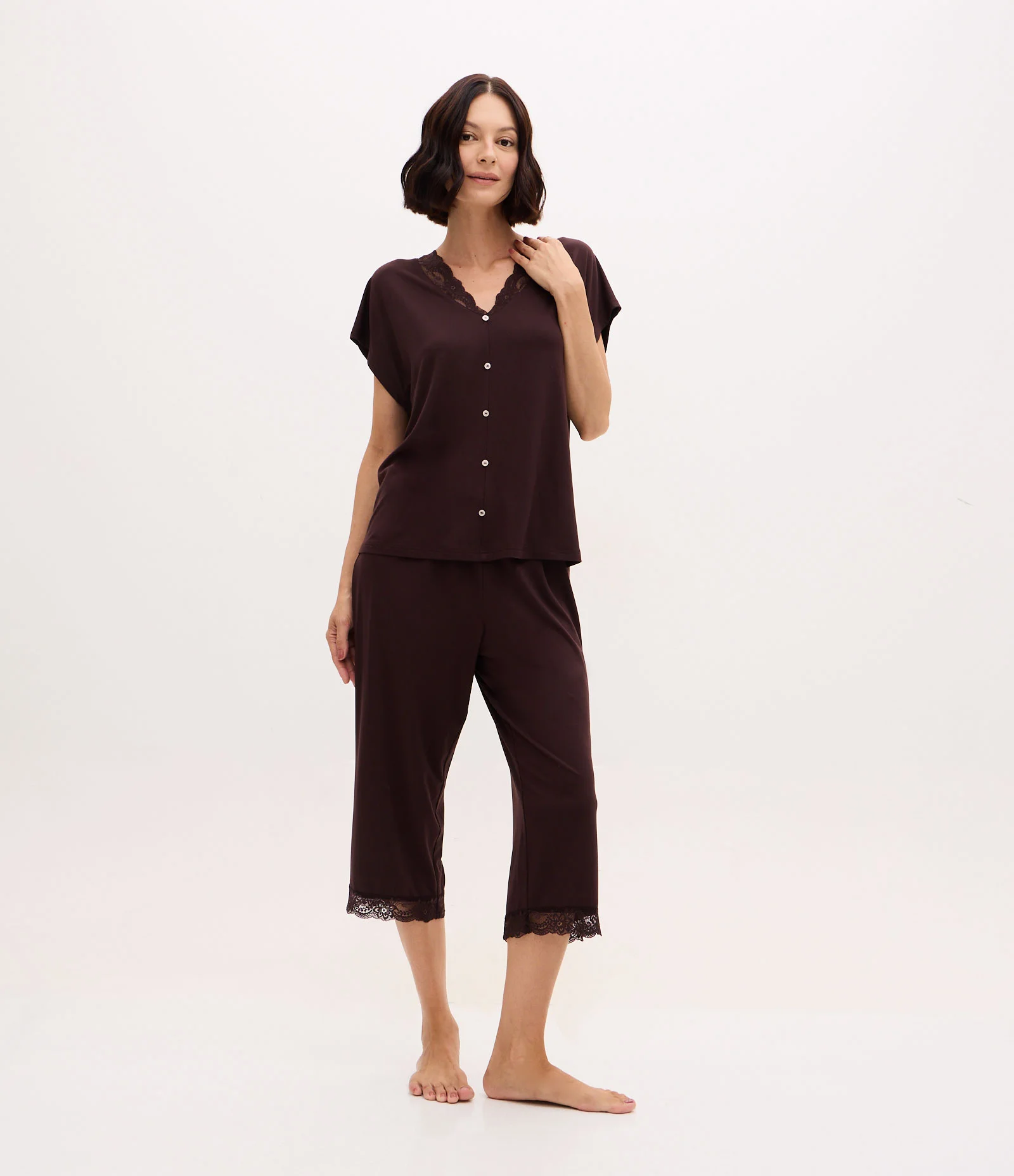 Pijama Capri Peach Touch com Renda Aplicada Marrom 1