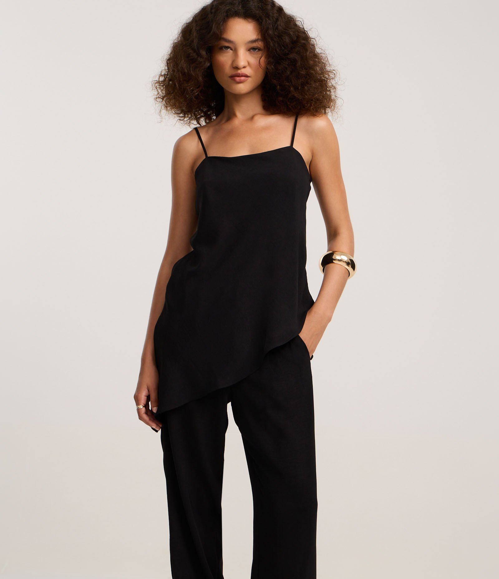 Calça Reta em Airflow com Elástico e Amarração no Cós Preto 2