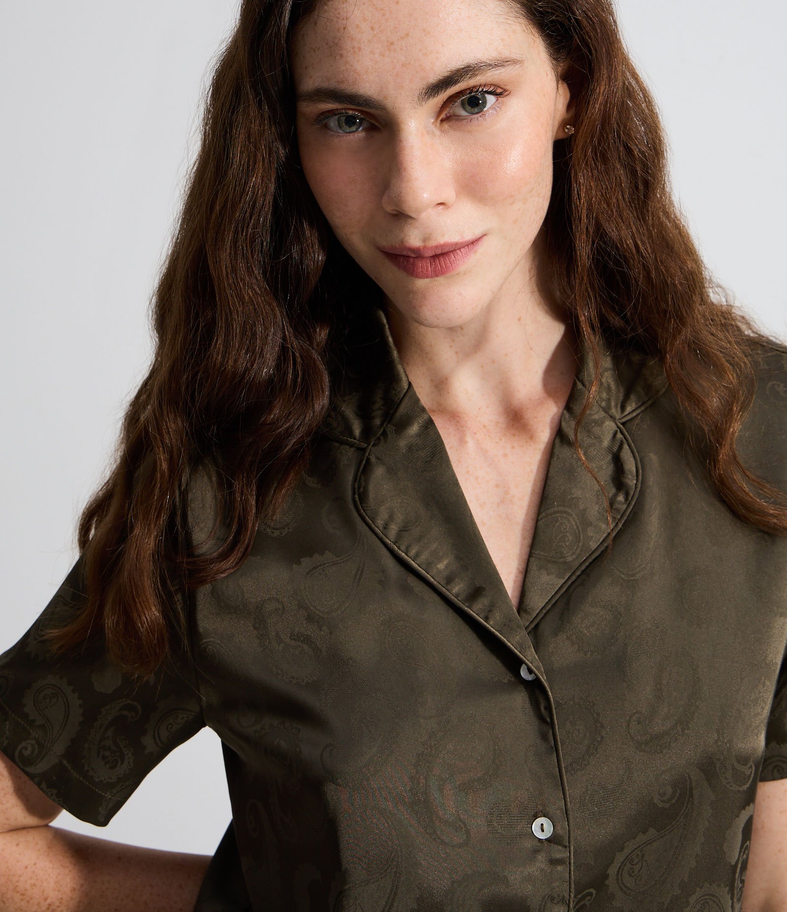 Pijama Short Doll Americano em Cetim com Estampa Paisley Verde 5