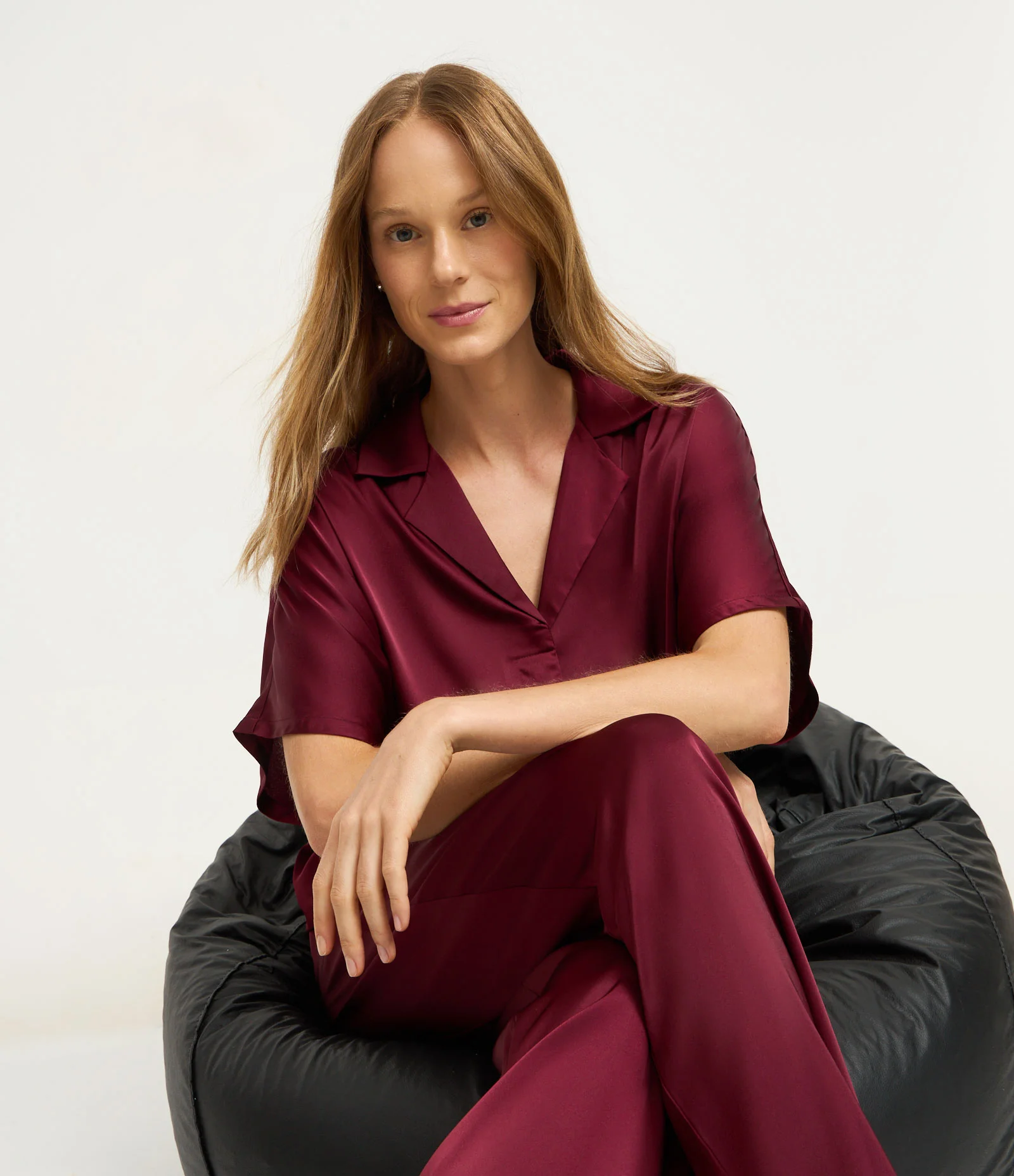 Pijama Americano com Blusa e Calça em Cetim Bordô 2