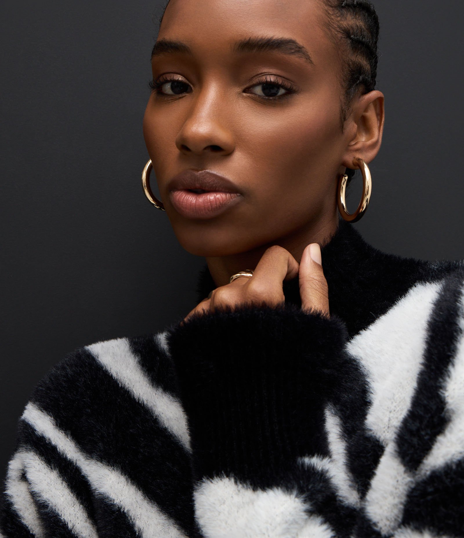 Suéter com Textura Peluciada e Estampa Animal Print Branco/Preto 4