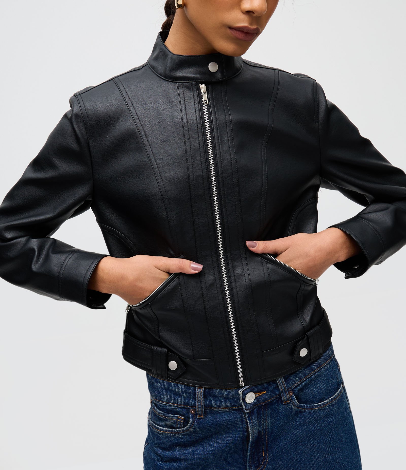 Jaqueta em PU com Gola Alta e Zíper Frontal Preto 3