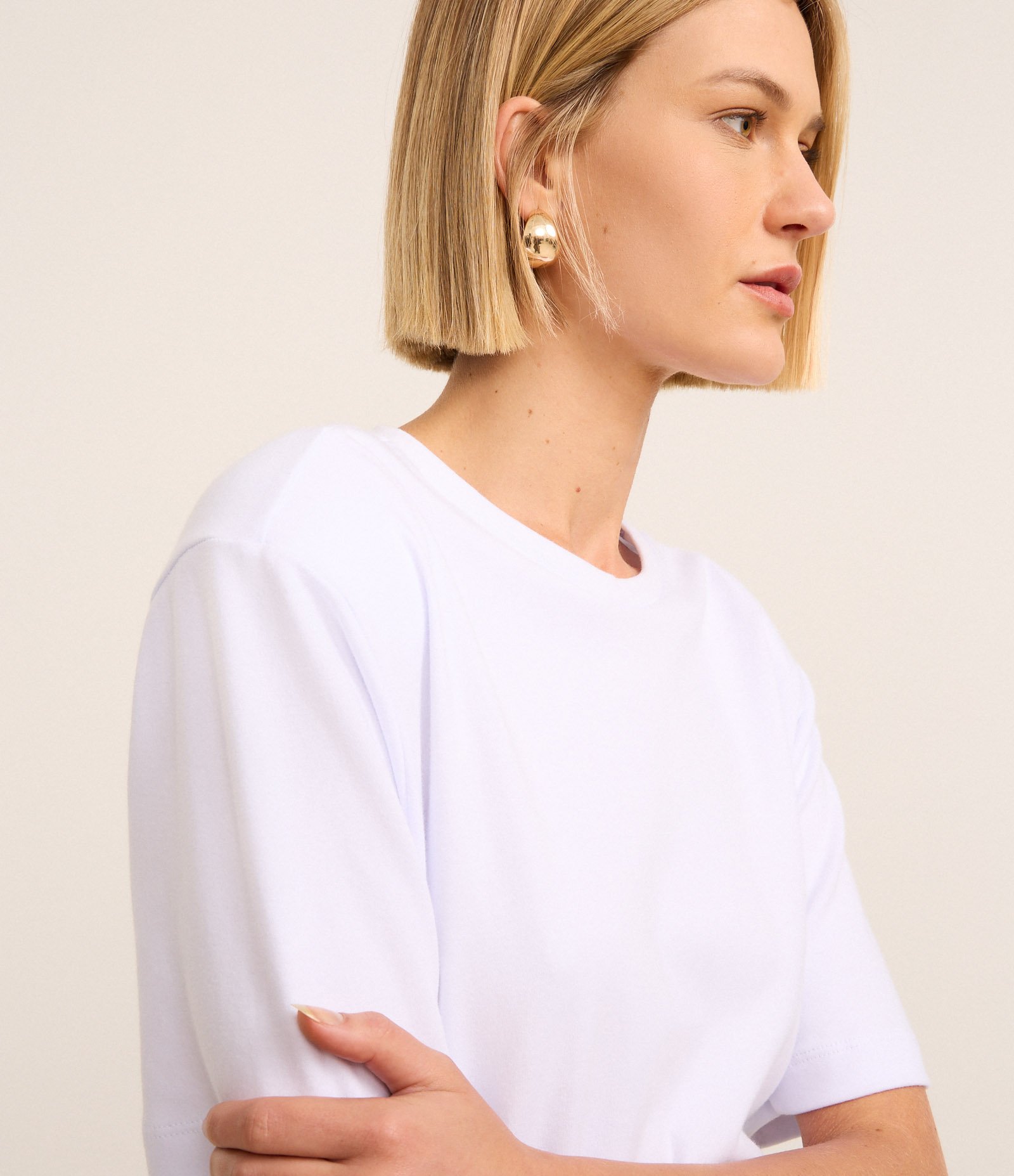 Blusa T-shirt com Ombreiras Branco 3