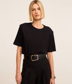 Blusa T-shirt com Ombreiras