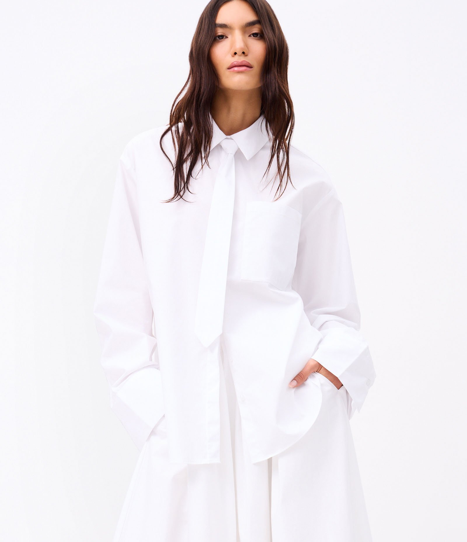 Camisa Maxi Oversized em Tricoline com Gravata Branco 2