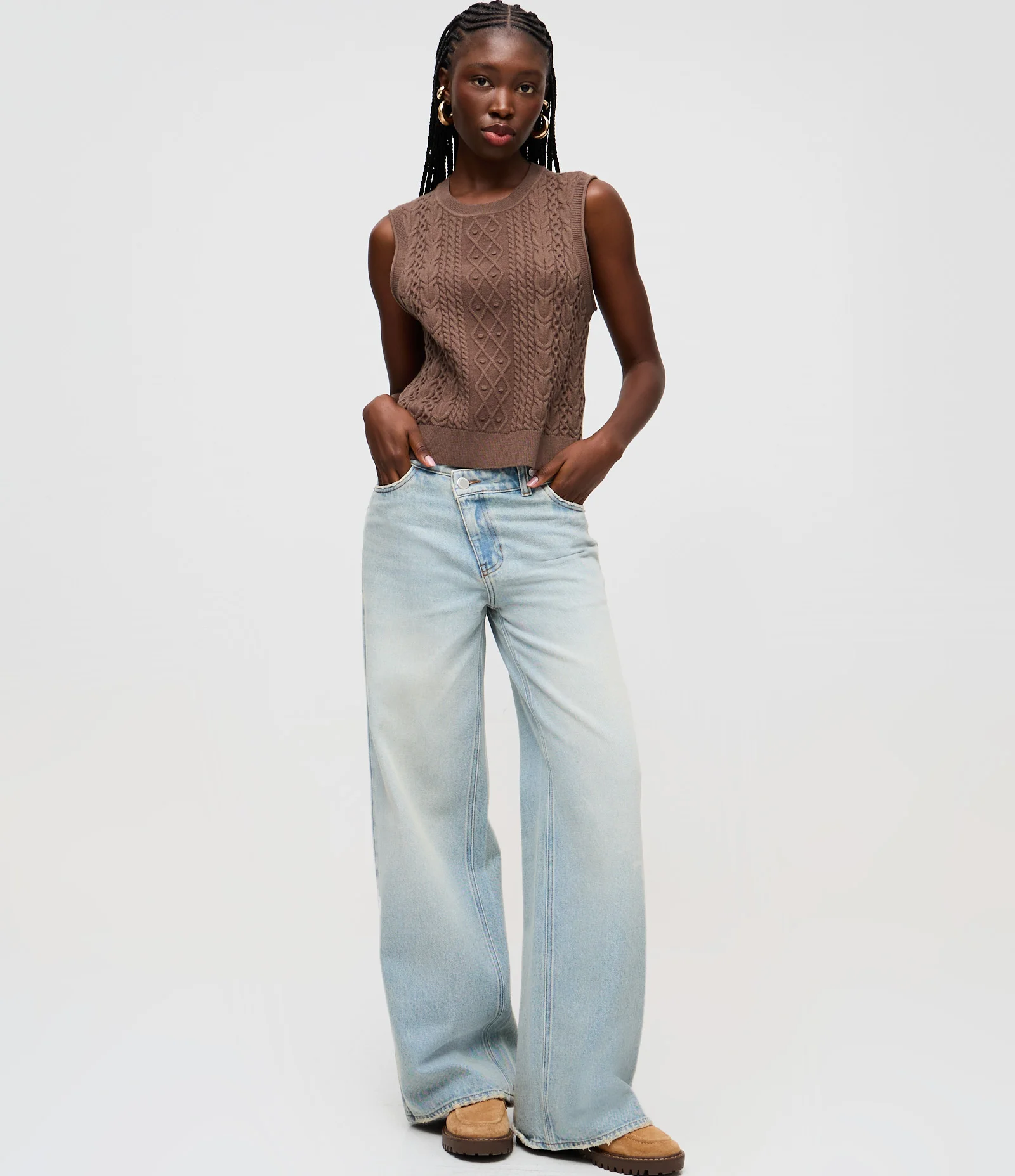 Colete em Tricô com Detalhes Contrastantes e Decote U Marrom 2