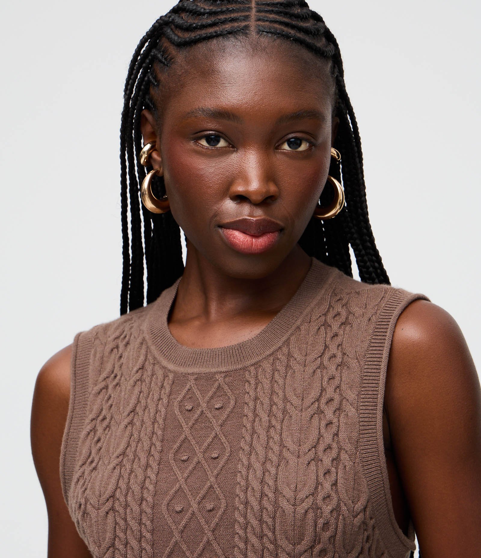 Colete em Tricô com Detalhes Contrastantes e Decote U Marrom 3