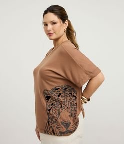 Blusa Manga Curta com Estampa de Onça Curve & Plus Size