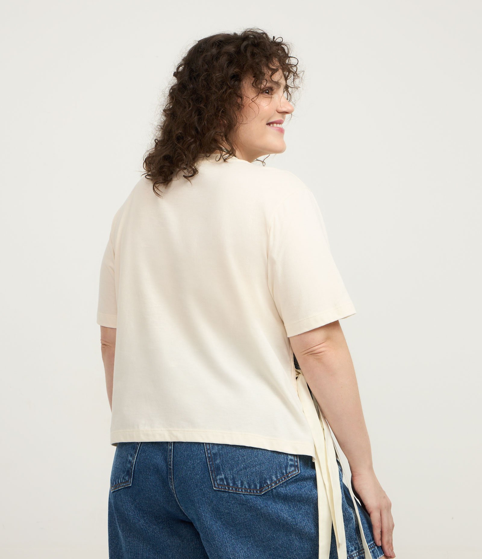 Camiseta com Amarrações de Laços na Lateral Curve & Plus Size Amarelo 3