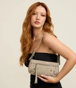 Bolsa Baguete com Detalhes em Metal e Alça Regulável