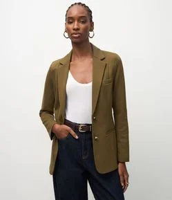 Blazer Slim Alongado em Ponto Roma com Bolsos Embutidos