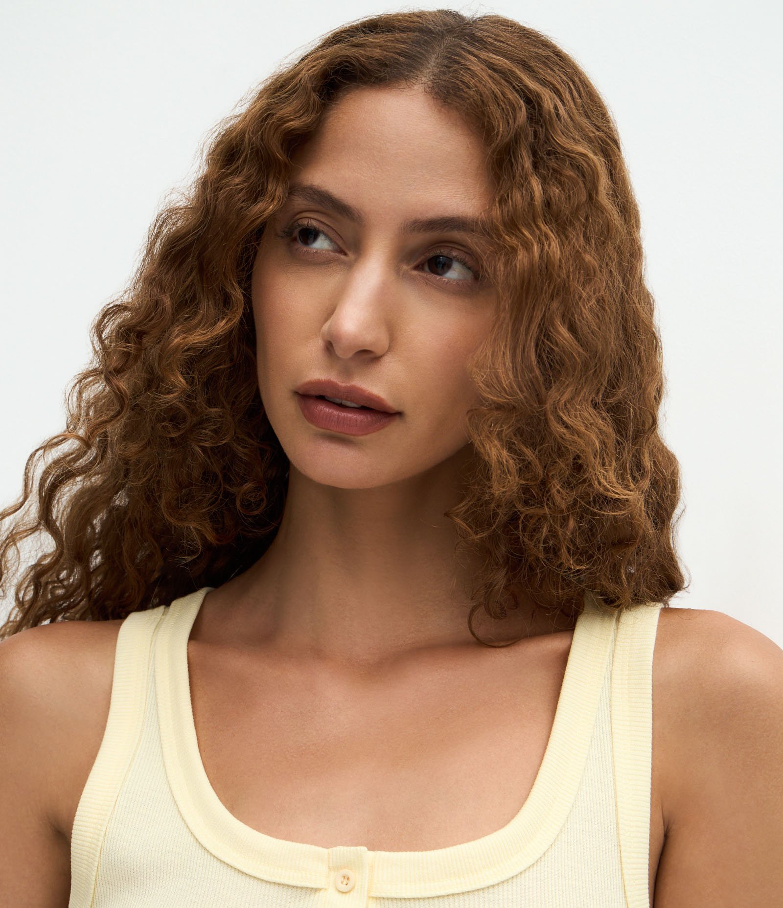 Blusa Regata em Ribana com Meia Vista de Botões Amarelo 3