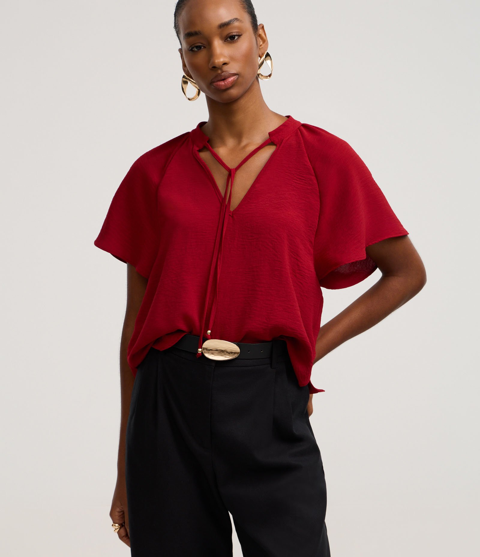 Blusa em Airflow com Amarração na Gola e Manga Godê Vermelho 1