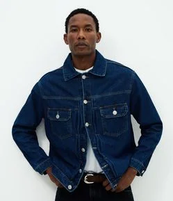 Jaqueta Jeans com Bolsos Frontais e Costura Marcada