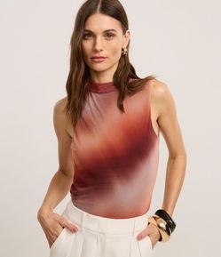 Blusa em Tule com Golinha Alta e Efeito Dip Dye