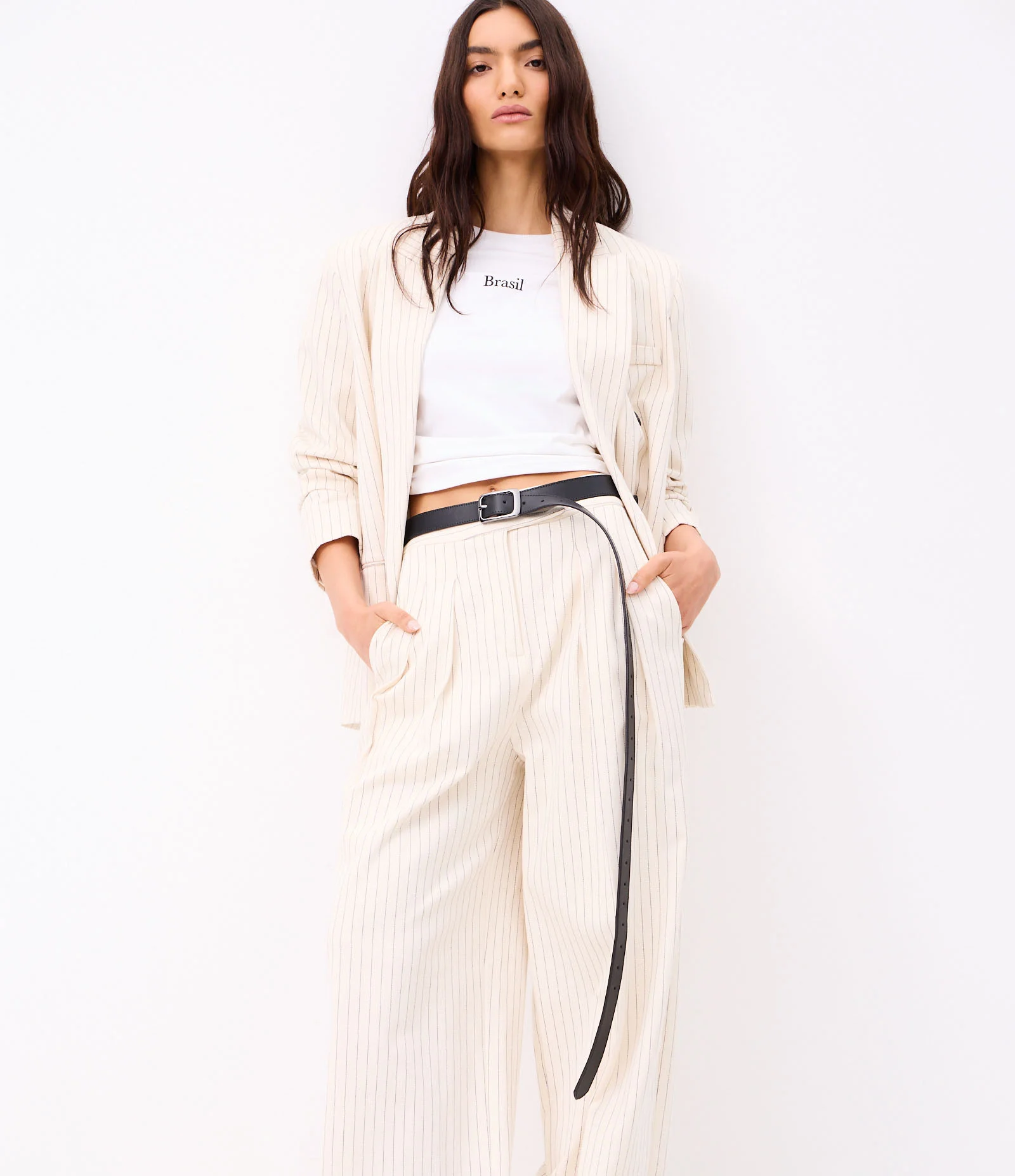 Calça Alfaiatada Cintura Alta em Algodão com Risca de Giz Bege 2