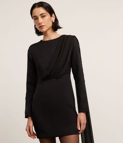 Vestido Curto em Chiffon com Lenço Longo