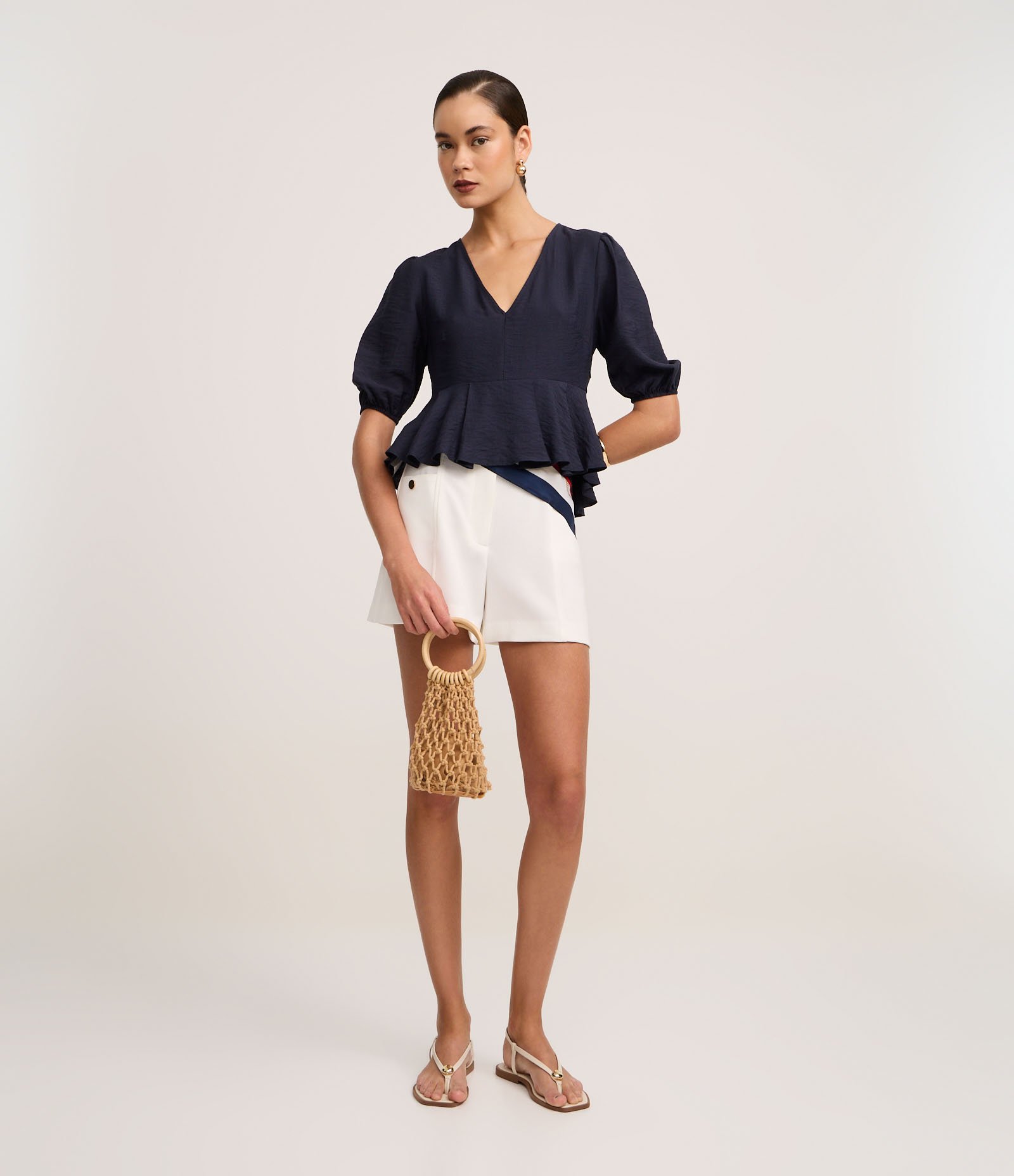 Blusa Peplum em Crepe com Manga 3/4  e Decote V Azul Marinho 2