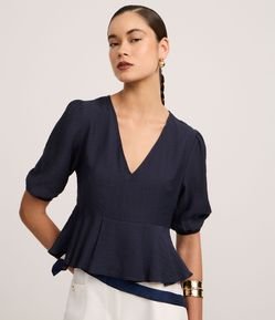 Blusa Peplum em Crepe com Manga 3/4  e Decote V