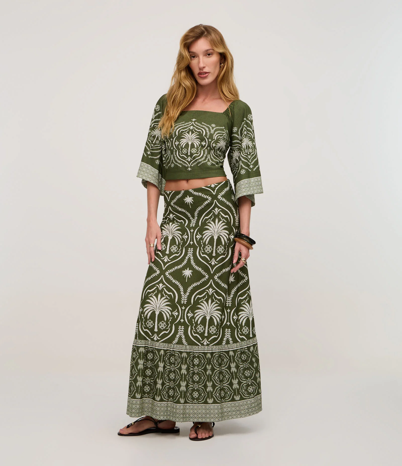 Saia New Midi em Piquet com Estampa Arabesco Tropical Verde 1