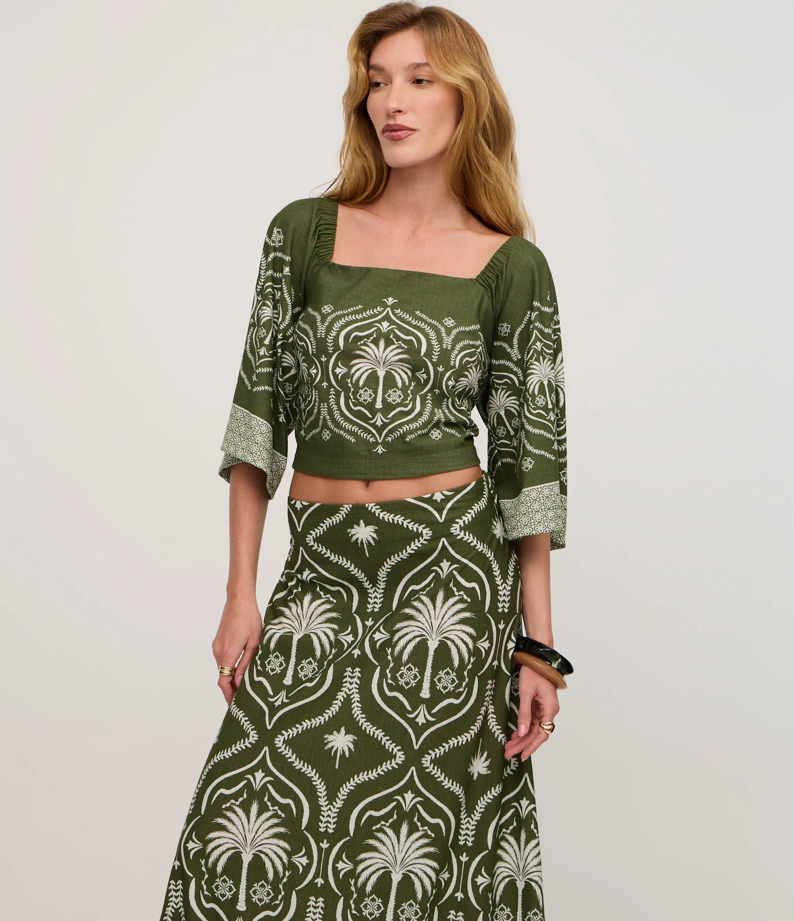 Saia New Midi em Piquet com Estampa Arabesco Tropical Verde 2