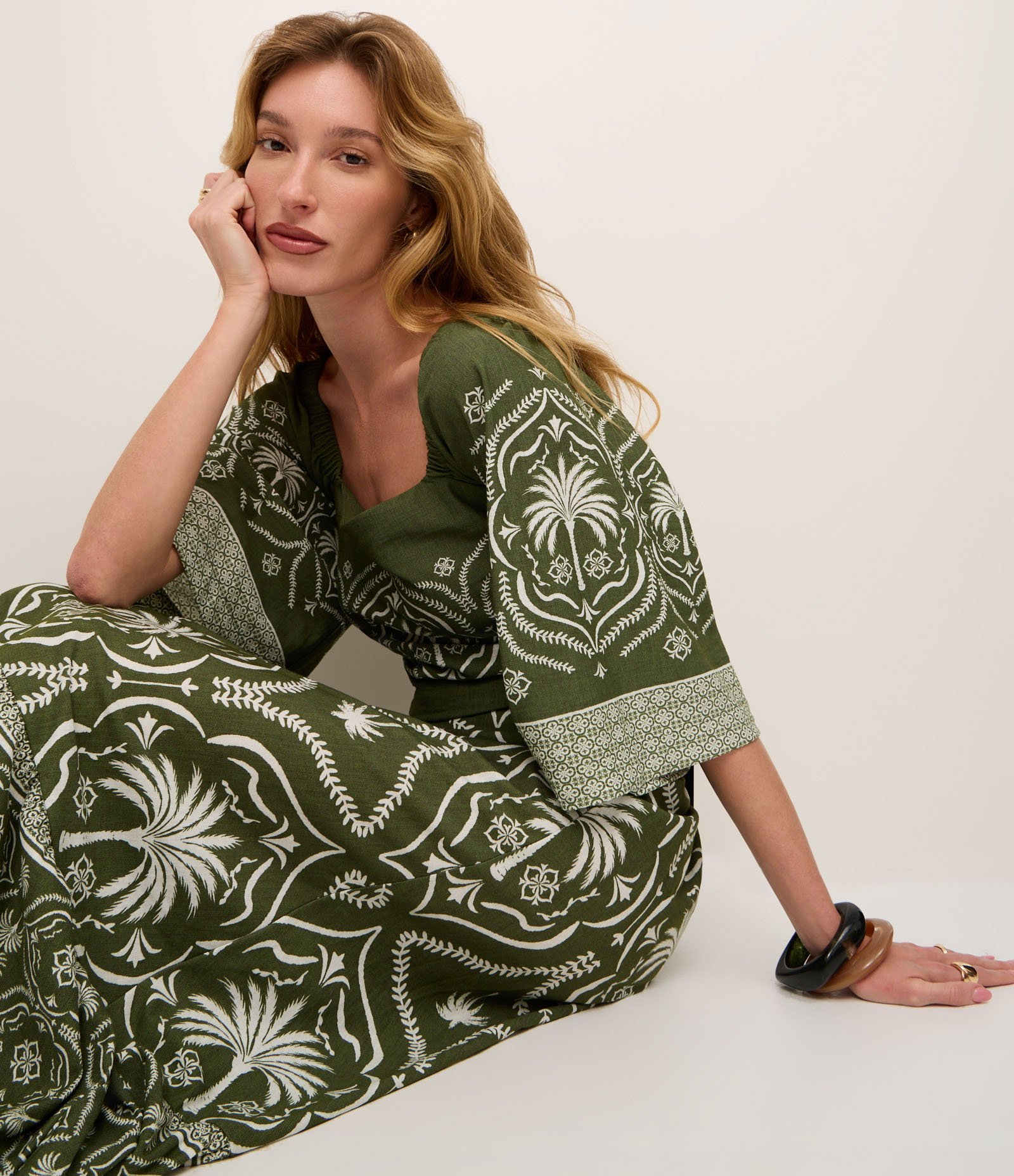 Saia New Midi em Piquet com Estampa Arabesco Tropical Verde 5