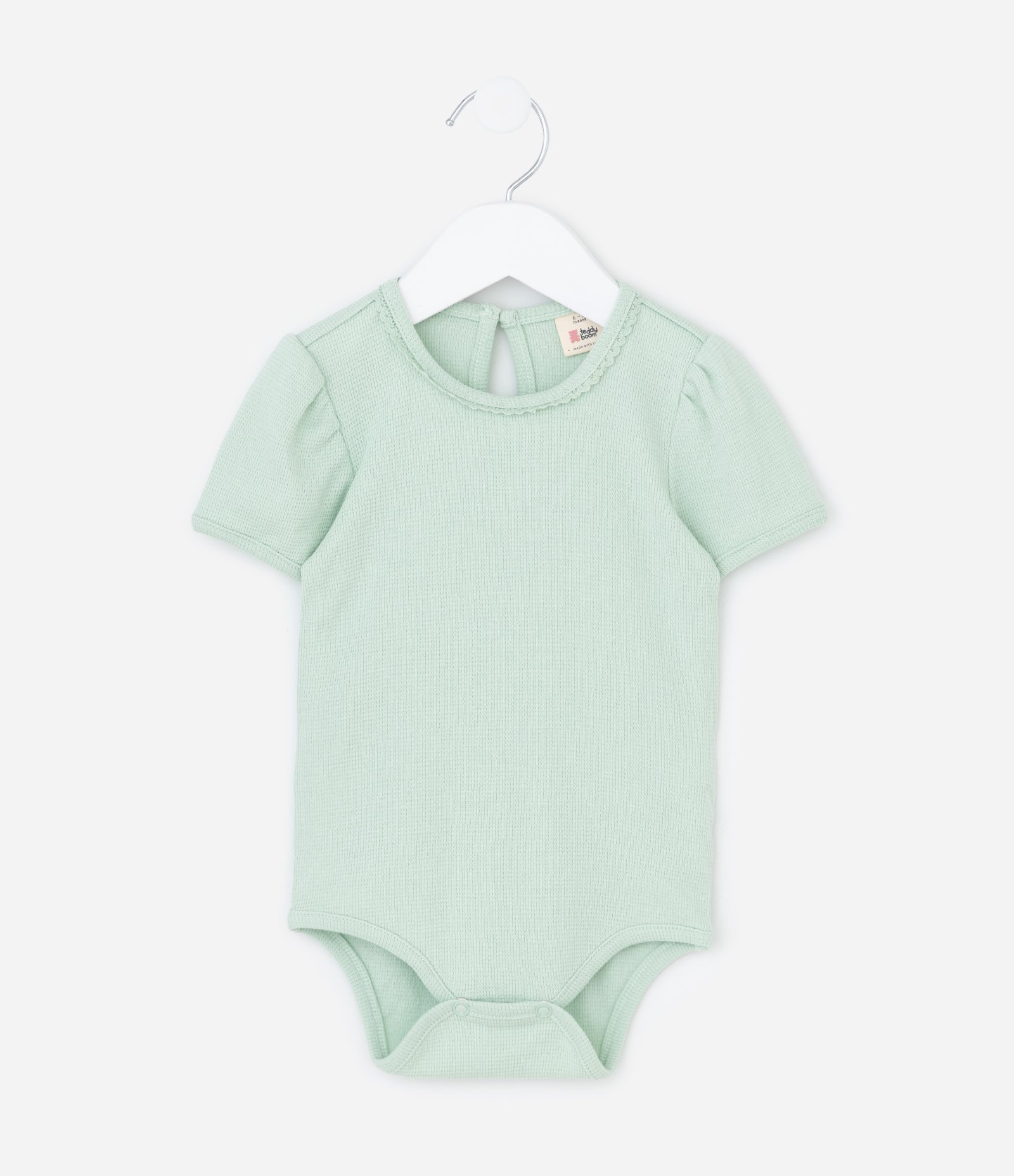 Conjunto Infantil com Salopete de Cereja Bordada e Body com Rendinha – Tam RN a 18 Meses Off White/Verde Menta 4