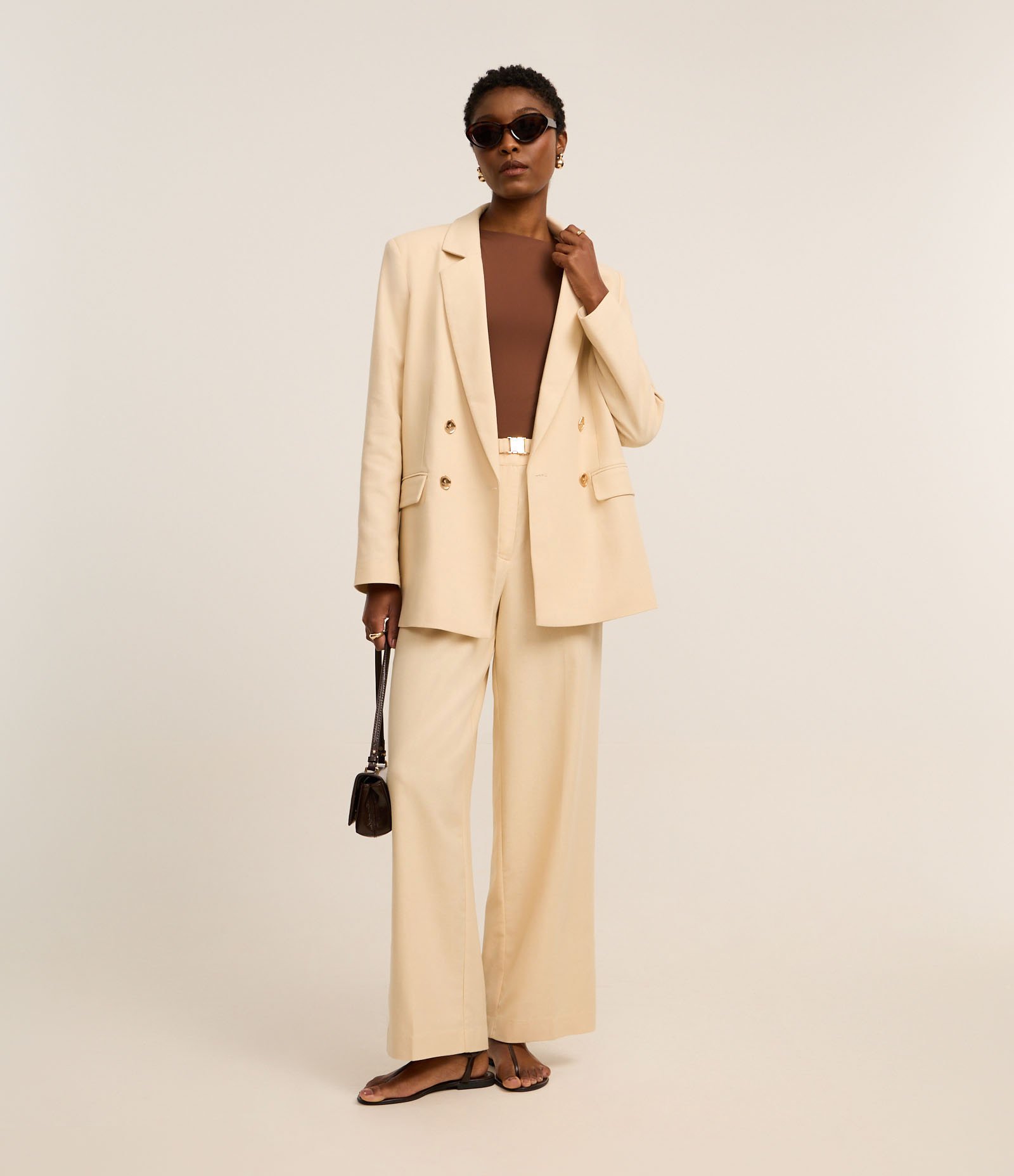 Blusa Regata com Gola Halter em Poliamida Marrom 2