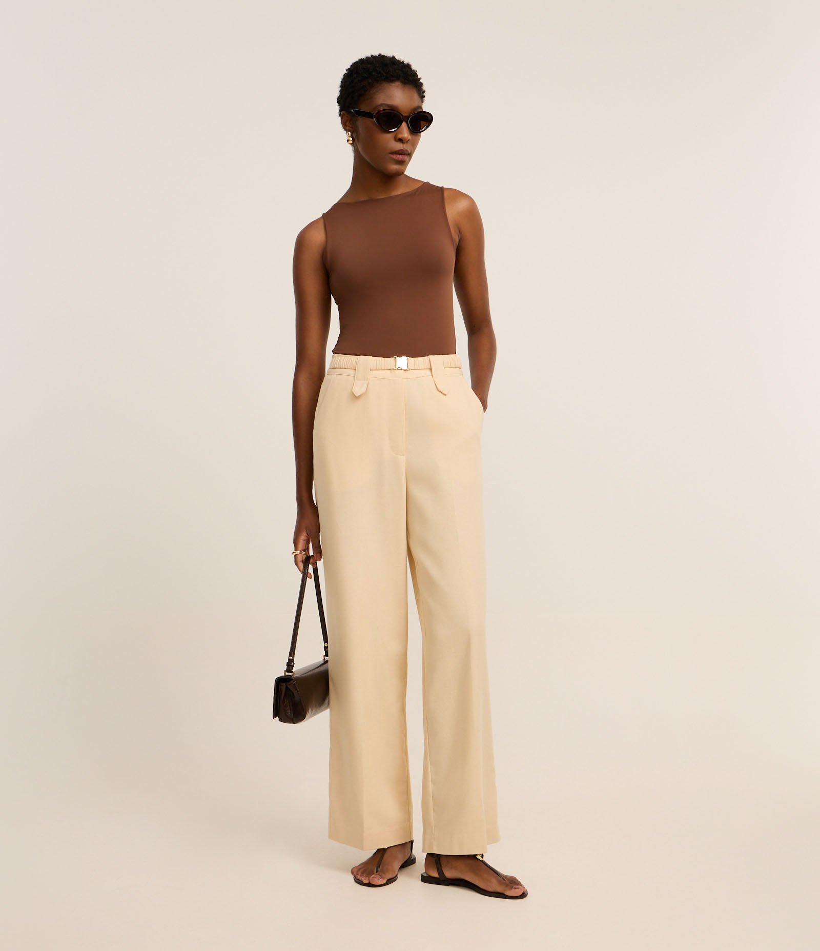 Blusa Regata com Gola Halter em Poliamida Marrom 4