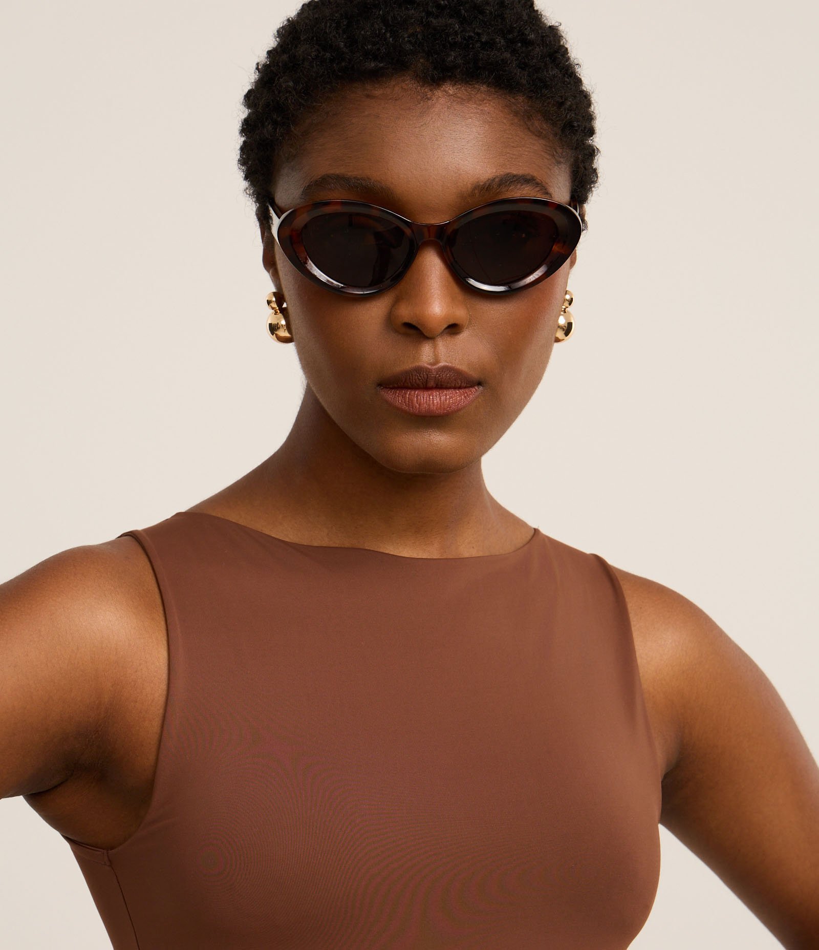 Blusa Regata com Gola Halter em Poliamida Marrom 5