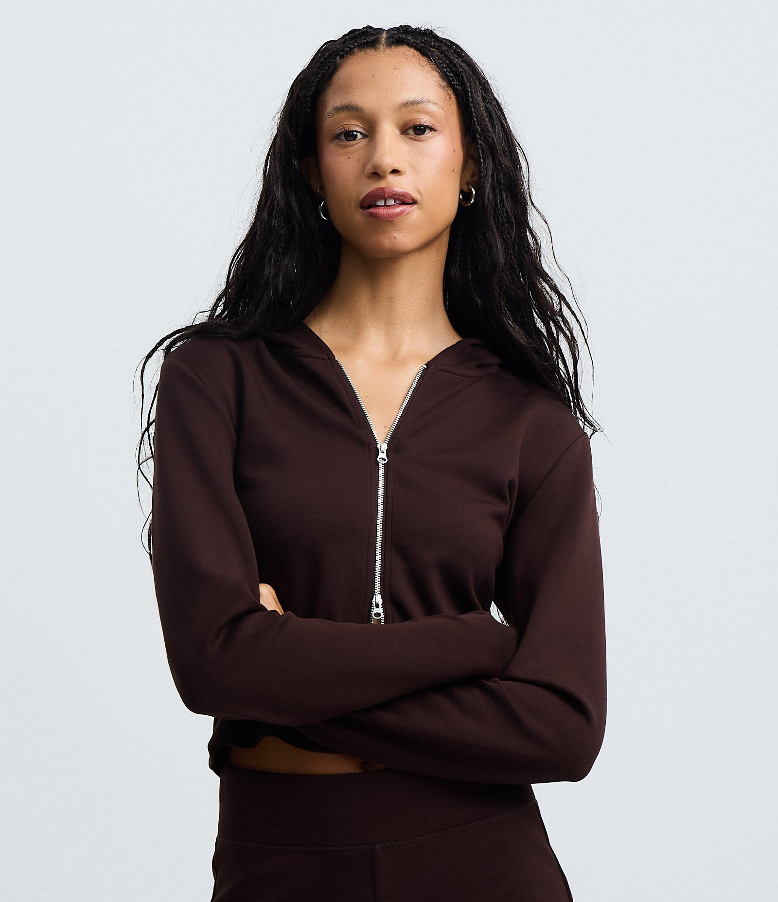 Jaqueta em Modal com Capuz e Fechamento em Zíper Marrom 1