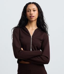 Jaqueta em Modal com Capuz e Fechamento em Zíper