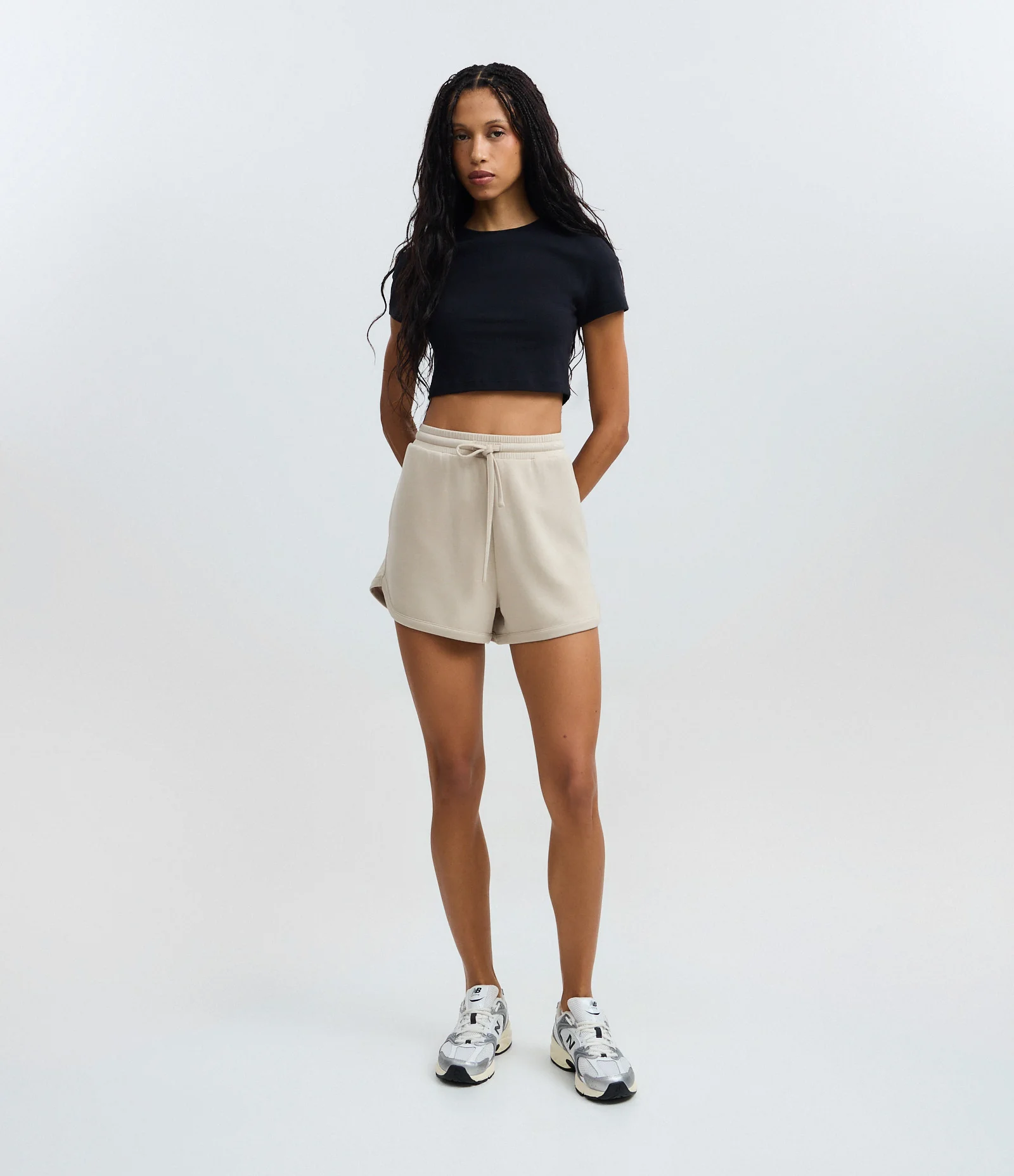 Short Básico em Microfibra com Bolsos Bege 2