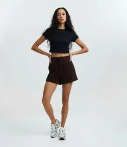 Short Básico em Microfibra com Bolsos
