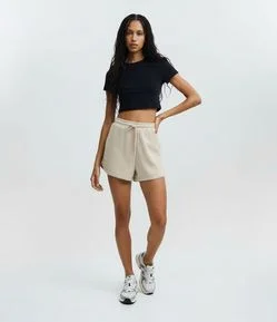 Short Básico em Microfibra com Bolsos