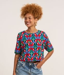 Blusa T-shirt em Viscose com Estampa Tropical Geométrica