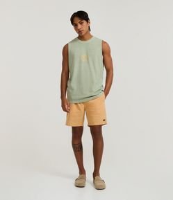 Bermuda em Algodão com Cós Elástico e Etiqueta Aplicada