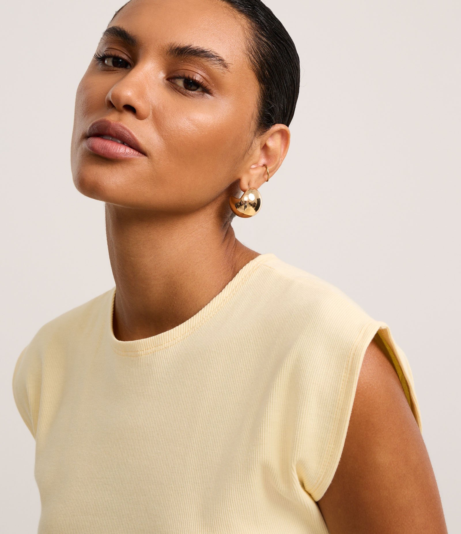 Blusa Canelada em Ribana com Manga Sem Cava Amarelo 3