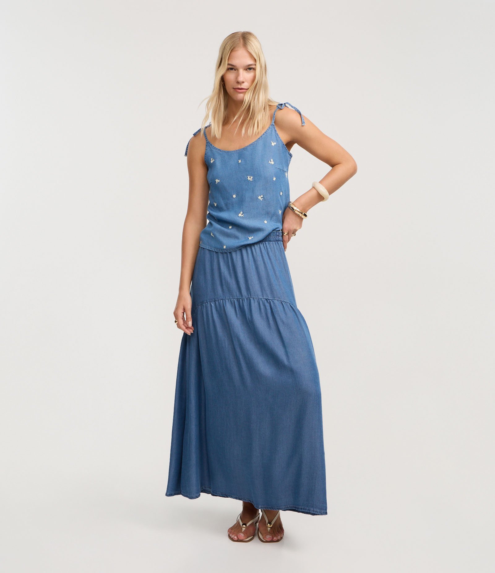 Blusa de Alça Laço em Liocel com Bordado Floral Médio 2