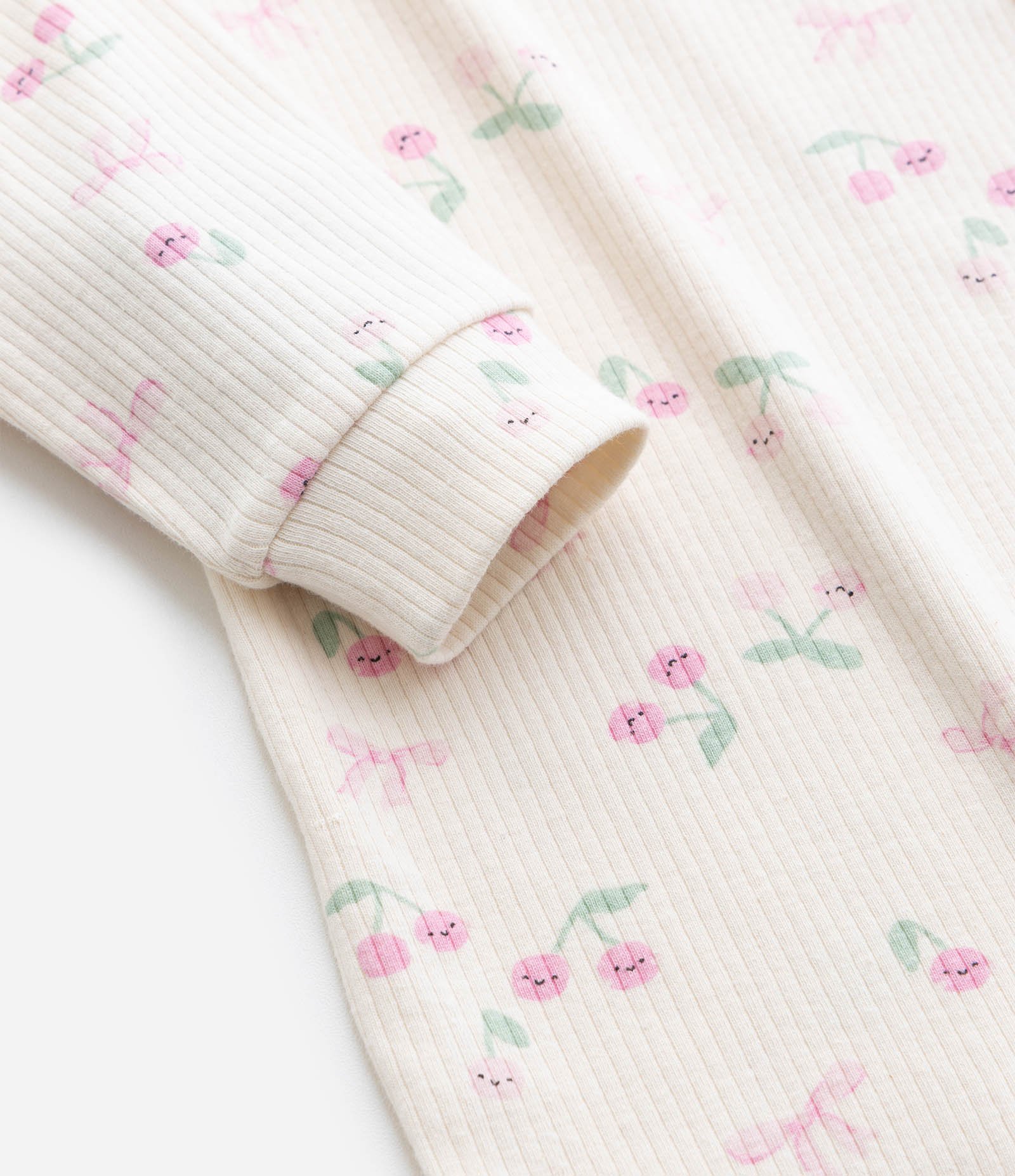 Macacão Infantil Manga Longa com Estampa Cerejinha – Tam 0 a 18 Meses Bege Claro 6