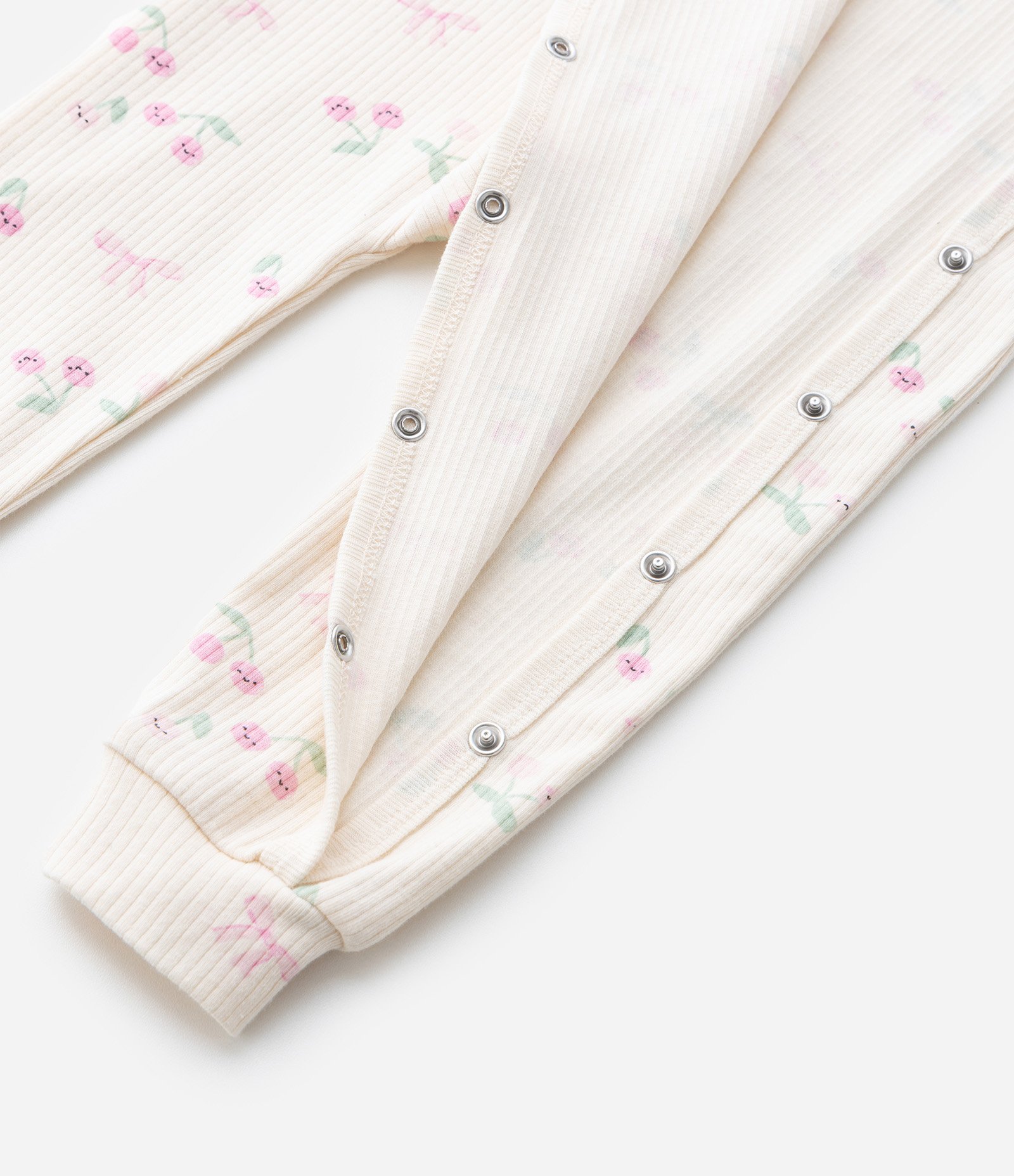 Macacão Infantil Manga Longa com Estampa Cerejinha – Tam 0 a 18 Meses Bege Claro 7