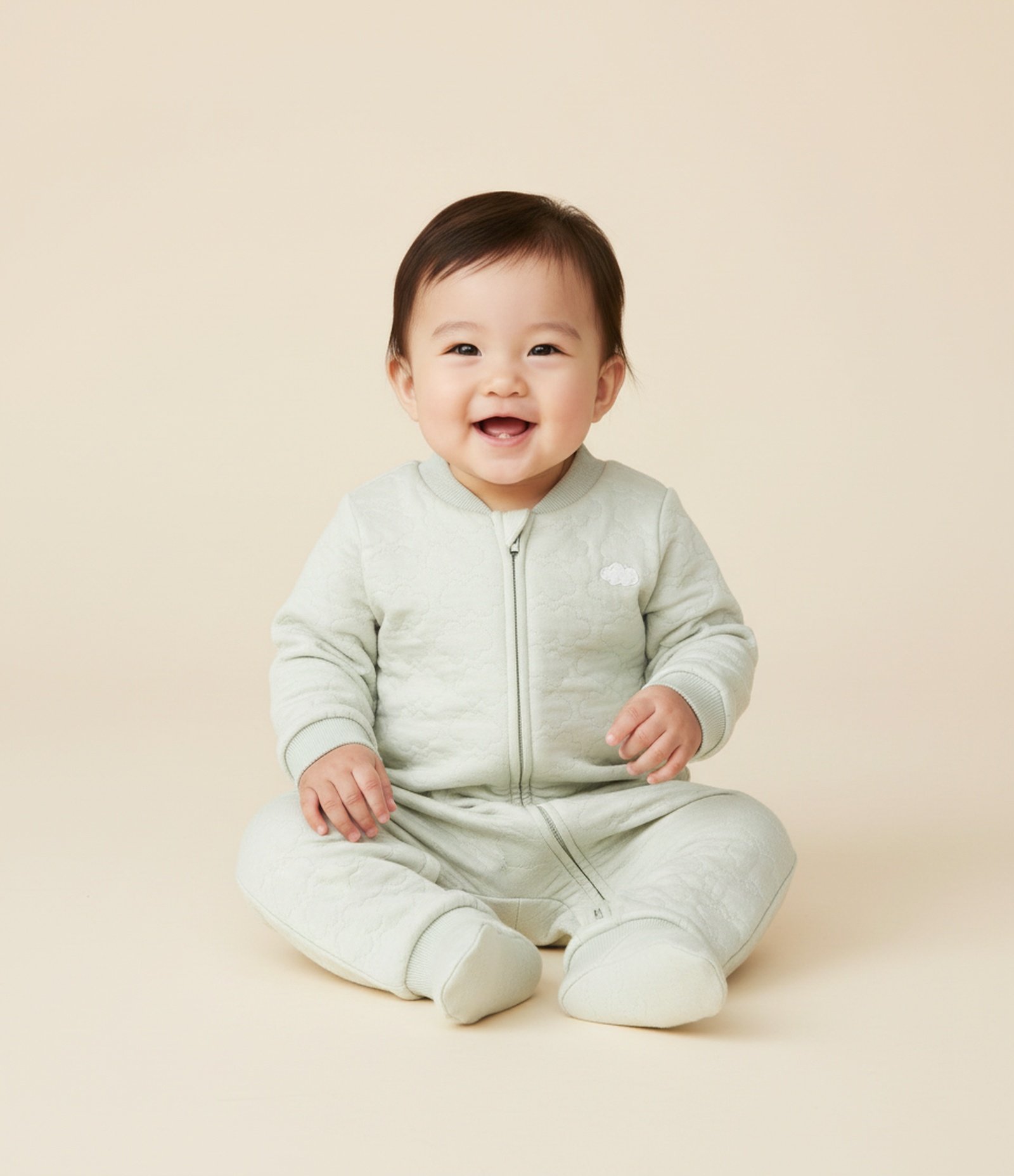 Macacão Infantil em Matelassê com Nuvens Bordadas – Tam RN a 18 Meses Verde Pastel 1