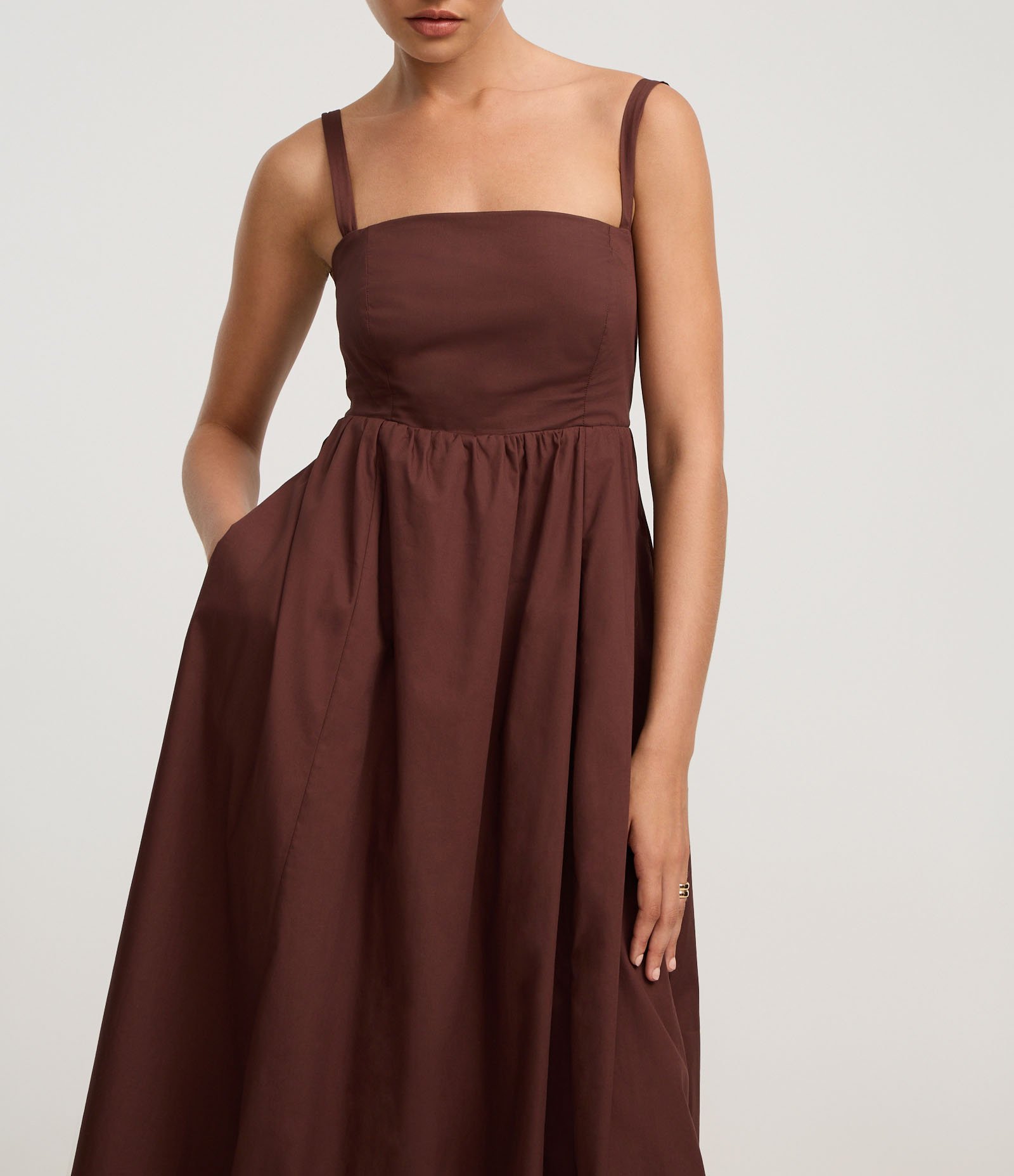 Vestido Balonê em Cotton com Elástico na Alça e Lastex Marrom 4