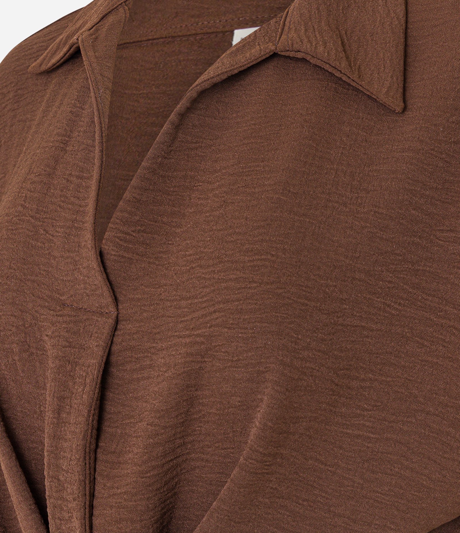 Blusa em Airflow com Gola Polo e Amarração na Barra Marrom 6