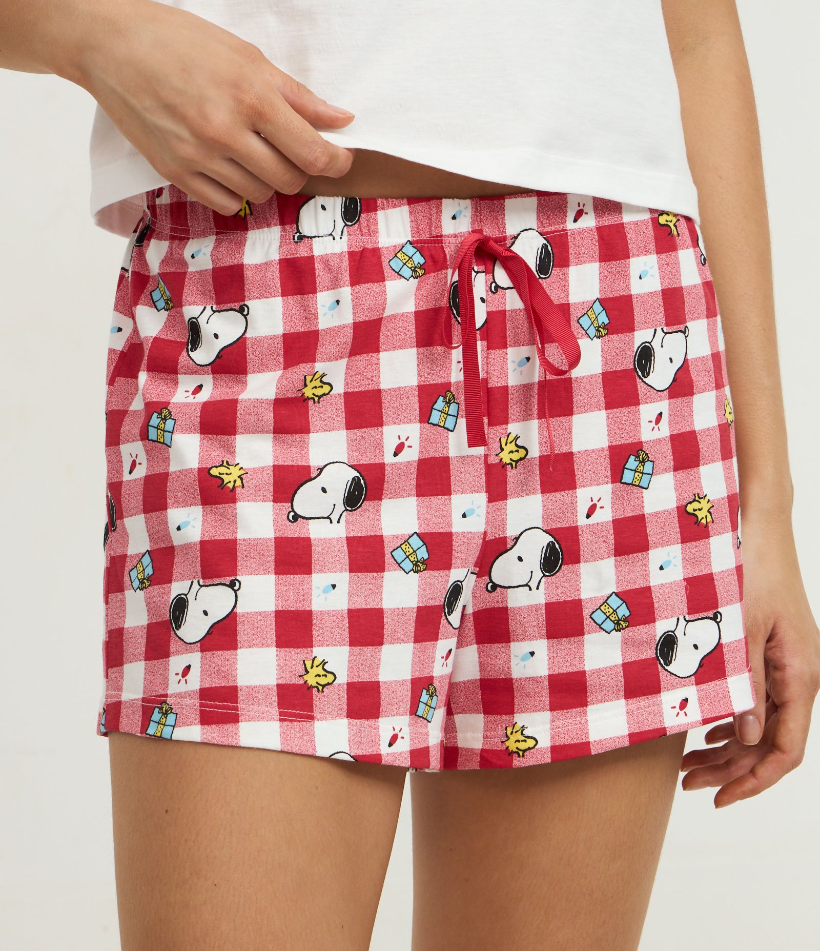 Pijama Short Doll em Cotton com Estampa Snoopy Natalino e Short Xadrez Branco/Vermelho 3