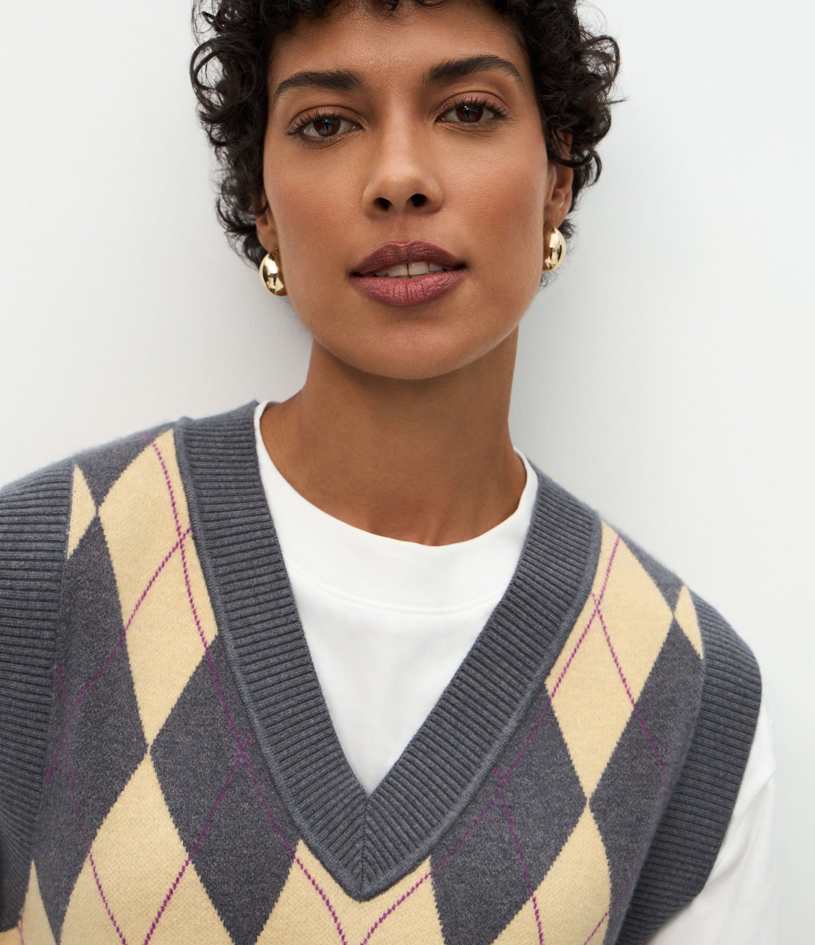 Colete Curto em Tricô com Estampa Xadrez Amarelo/Cinza 3